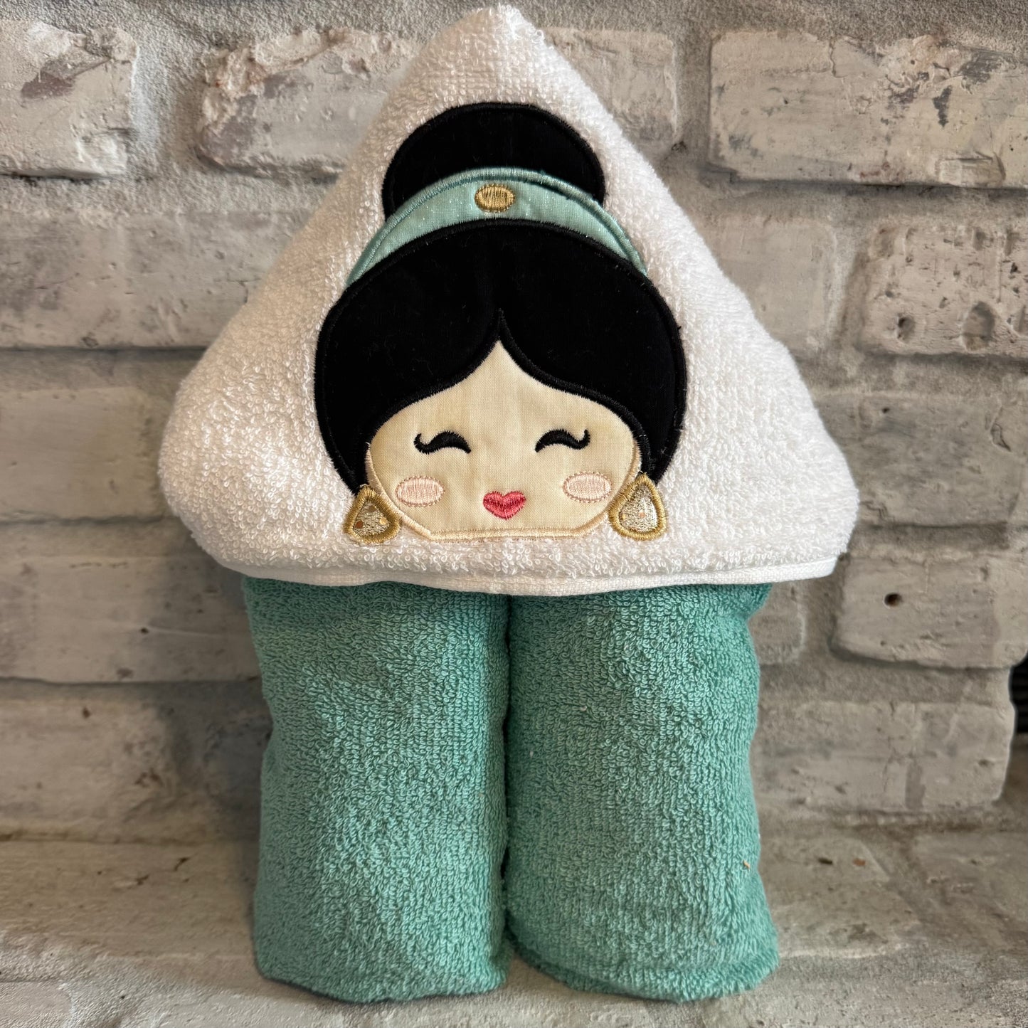Princess Appliqué Hooded Bath Towel