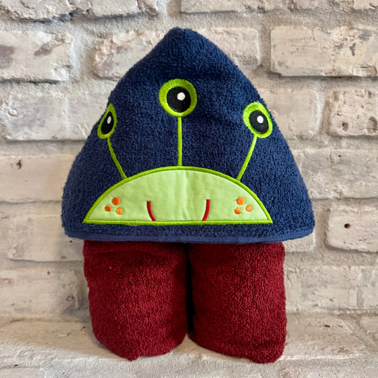 Alien Appliqué Hooded Bath Towel